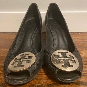 Tory Burch wedges black